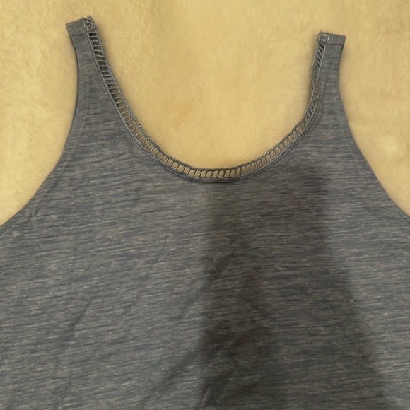 ALO Yoga Heather Blue Crop Tank - Picture 4 of 9